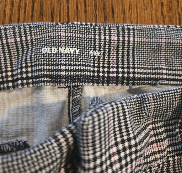Old Navy Black and White Plaid Women's Skinny Pants - Picture 4 of 9